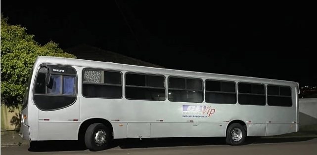 Ônibus da linha CL VIP da Couto Locações
